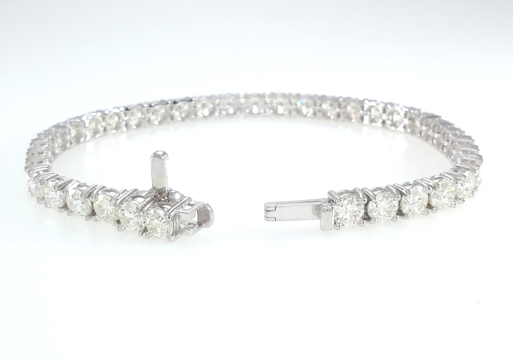 Tiffany & Co. 9.23ct Diamond Platinum Tennis Bracelet
