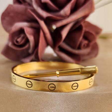 CARTIER LOVE 18KY BRACELET SIZE 16 - B4184