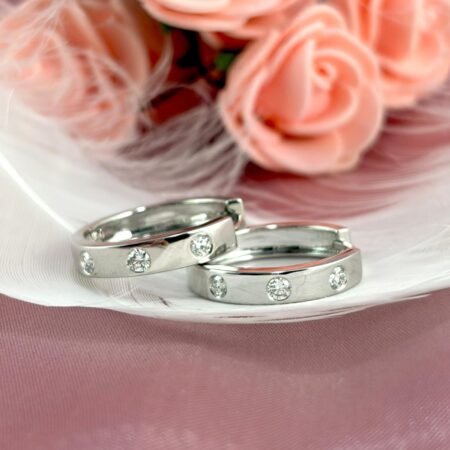 DIA 14KW HOOP EARRINGS - E4047