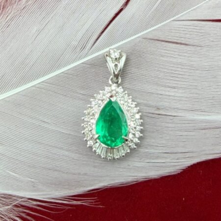 PLATINUM EMERALD DIA PENDANT - N6836