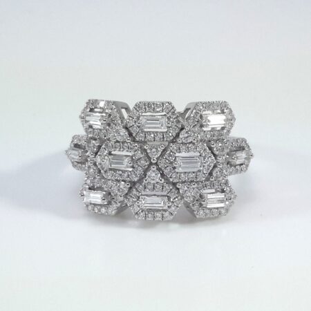 18K WG DIAMOND RING - R10359