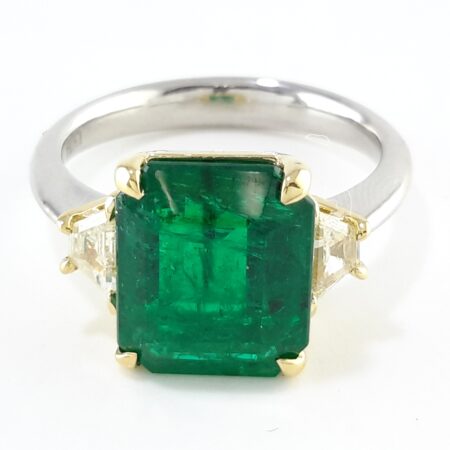 EMERALD & DIA PLAT 3-STONE RING - R11252