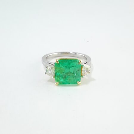 EMERALD & DIA 18KW 3-STONE RING - R11264