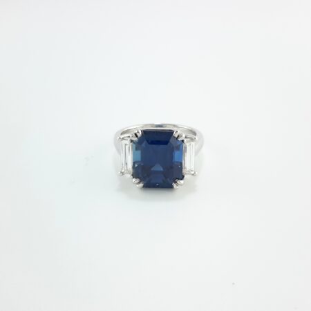 AGL SAPPHIRE & DIA 3-STONE RING - R11325