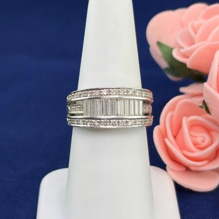 PLATINUM DIAMOND RING - R11425