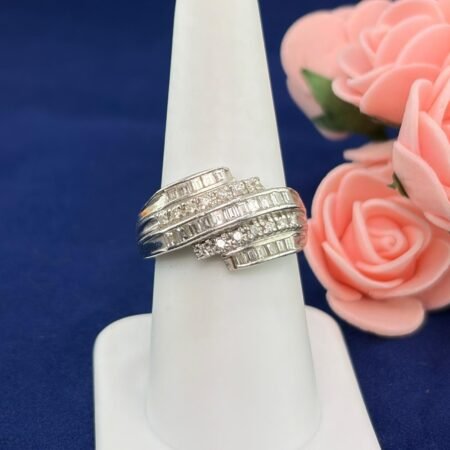 PLATINUM DIAMOND RING - R11426
