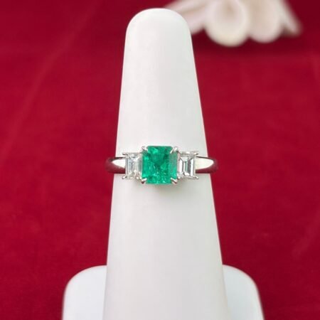 PLATINUM EMERALD DIA RING - R11483