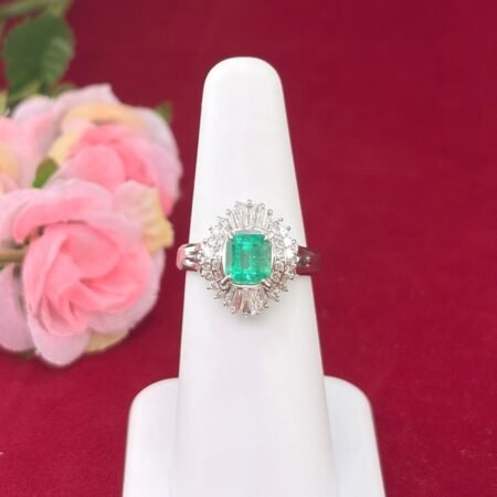 EMERALD DIA PLATINUM RING - R11544