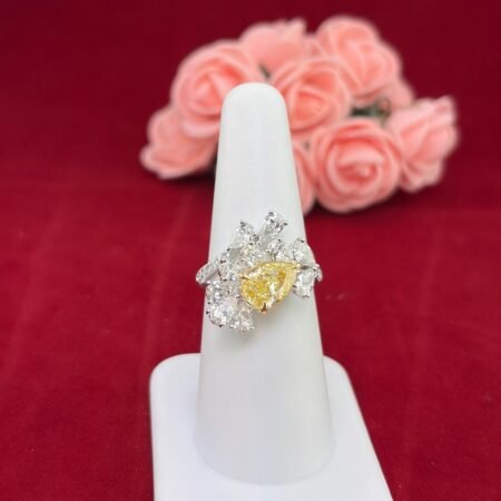 18KW DIAMOND RING - R11561