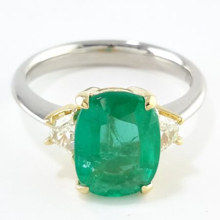 EMERALD & DIA PLAT 3-STONE RING - R11253